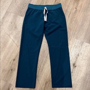 Figs Livingston Scrub Pants with light Pink Drawstring